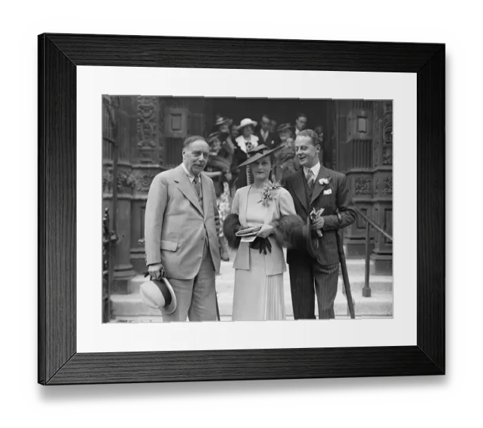 Framed Print : H. G. Wells Gives Away Beauty Expert. H. G. Wells Gives Away Bride At Caxton Hall Framed Print : H. G. Wells Gives Away Beauty Expert. H. G. Wells Gives Away Bride At Caxton Hall