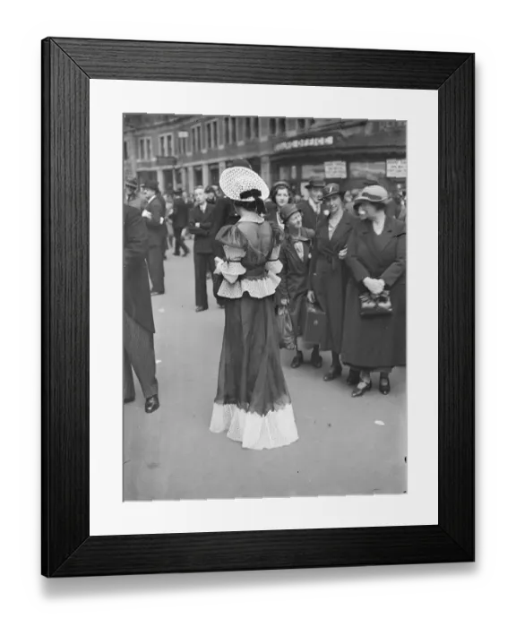 Framed Print : Lace and bareback for Ascot. A lace swotting up worn with a lace trimmed bareback