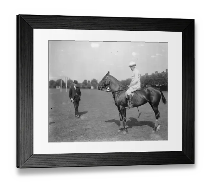 Framed Print : Polo at the Hurlingham Club - Major FW Barratt, no. 2 in the English Polo team