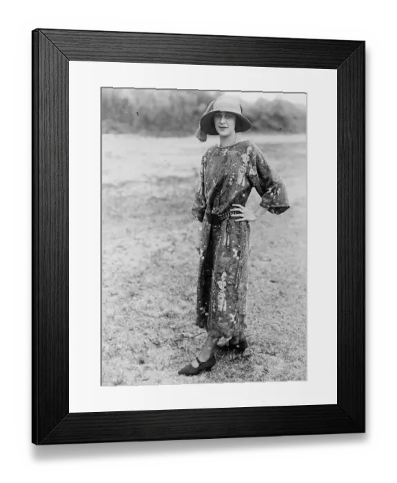 Framed Print : The Prince of Waless favourite dancing partner. Mrs F H Cruger, of New York