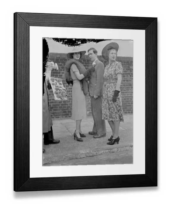 Framed Print : Buttonhole for Lord s. Miss Betty Archer, one of the famous Society twins, pins