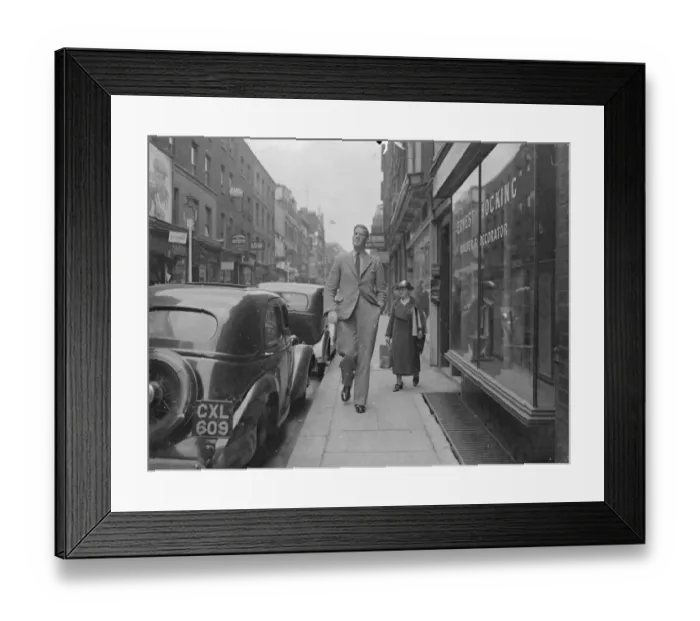 Framed Print : Man 7 ft 6 in, tall to be tallest Angel. Standing 7 ft 6 in and weighing 24 stone Framed Print : Man 7 ft 6 in, tall to be tallest Angel. Standing 7 ft 6 in and weighing 24 stone