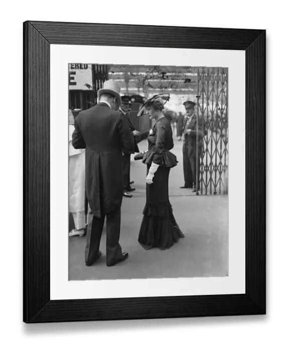 Framed Print : Flounces for Ascot. Waterloo Station took on unaccustomed elegance when fashionable Framed Print : Flounces for Ascot. Waterloo Station took on unaccustomed elegance when fashionable