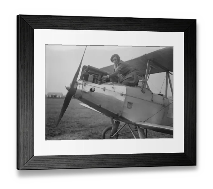 Framed Print : The Hon Mrs Victor Bruce a british record-breaker On 25 September 1930, she named Framed Print : The Hon Mrs Victor Bruce a british record-breaker On 25 September 1930, she named