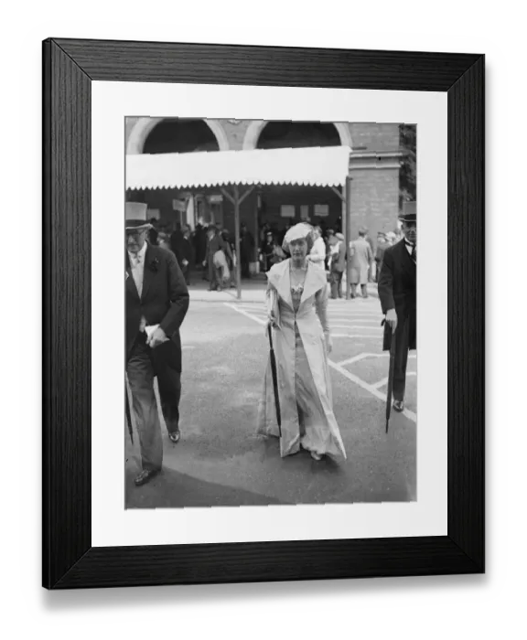 Framed Print : White for second day at Ascot. With weather conditions again ideal, a brilliant