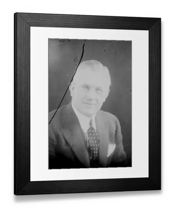 Framed Print : Man, accused at Southend, said to have posed as Dr and married woman, according to American law Framed Print : Man, accused at Southend, said to have posed as Dr and married woman, according to American law