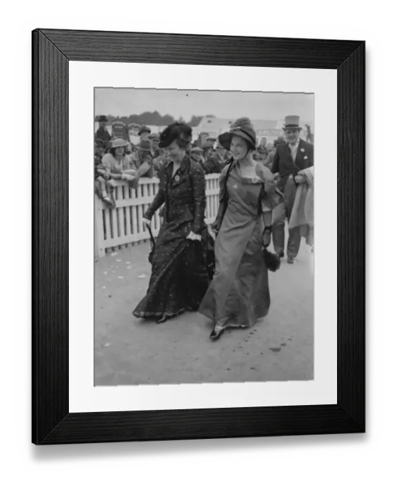 Framed Print : Victorian dress at Ascot races. 19 June 1935 Framed Print : Victorian dress at Ascot races. 19 June 1935
