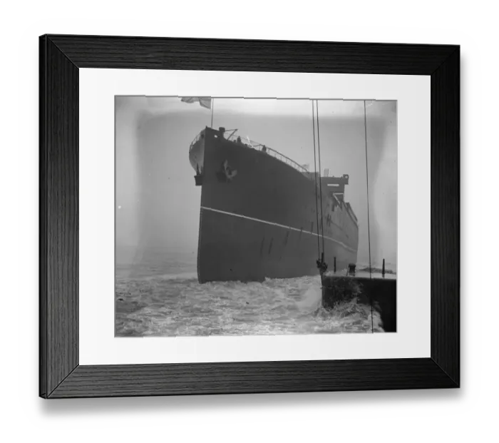 Framed Print : New Cunarder Samaria launched at Birkenhead 27 November 1920 Framed Print : New Cunarder Samaria launched at Birkenhead 27 November 1920