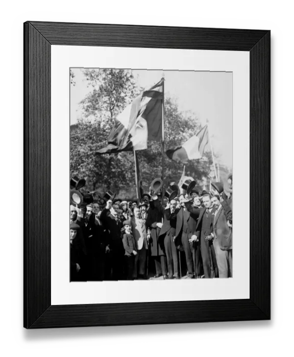 Framed Print : Italian demonstration in London. 1914 - 1918 Framed Print : Italian demonstration in London. 1914 - 1918