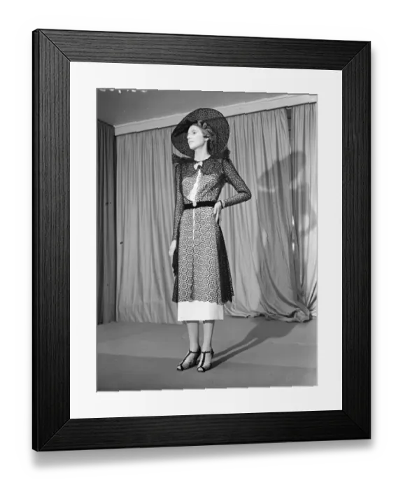 Framed Print : Coronation gowns shown at the London Exhibition. Beautiful gowns which will be seen Framed Print : Coronation gowns shown at the London Exhibition. Beautiful gowns which will be seen