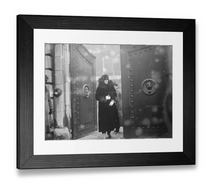 Framed Print : Society Callers at Chesterfield House Lady Maud Warrender 9 March 1923 Framed Print : Society Callers at Chesterfield House Lady Maud Warrender 9 March 1923