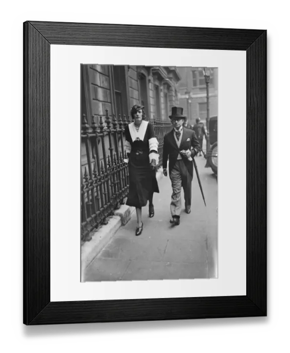 Framed Print : Private view day at the Royal Academy. Lady Edward Chichester and Dr Roland Branley Framed Print : Private view day at the Royal Academy. Lady Edward Chichester and Dr Roland Branley