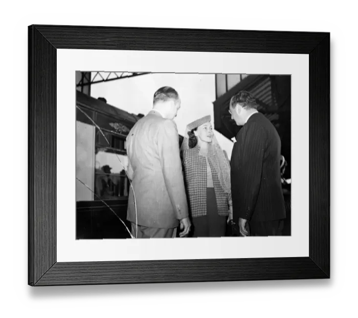 Framed Print : At Waterloo Station, American actress Maureen O Sullivan and Ben Goetz. 8 August Framed Print : At Waterloo Station, American actress Maureen O Sullivan and Ben Goetz. 8 August
