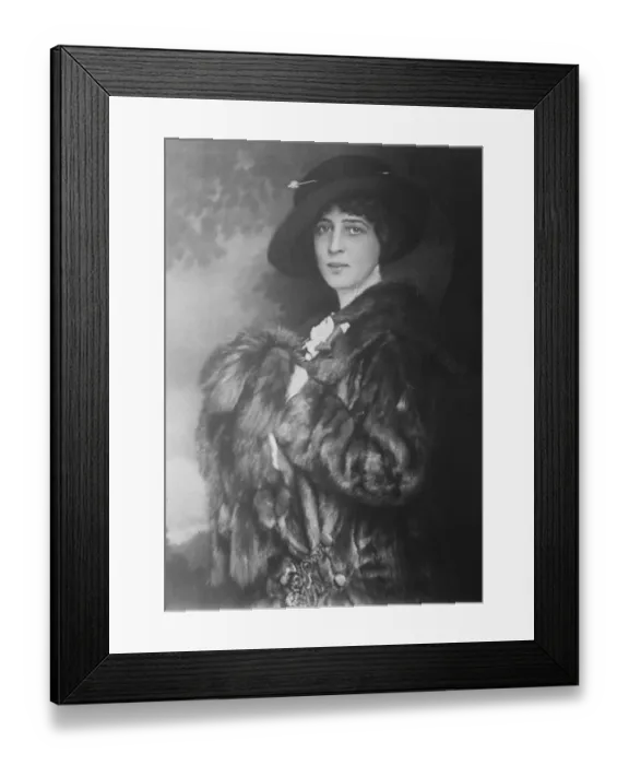 Framed Print : Signora Franca Floria. A distinguished Italian visitor to London 8 August 1922 Framed Print : Signora Franca Floria. A distinguished Italian visitor to London 8 August 1922