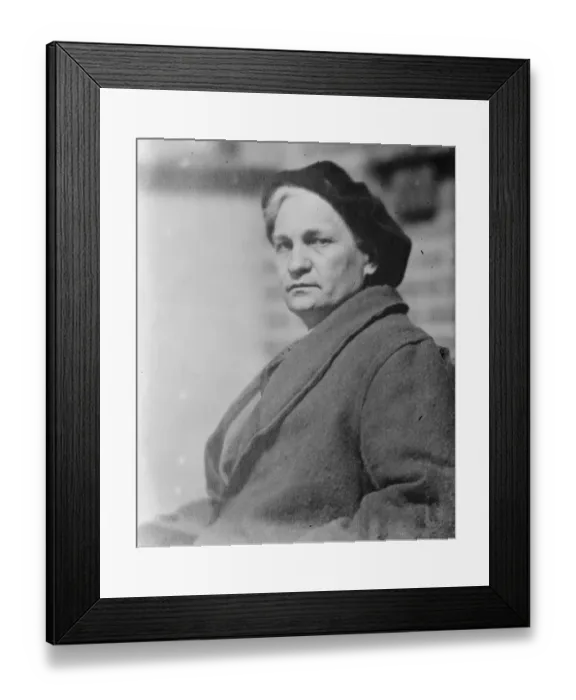 Framed Print : Mr Walter Aleward, Canadian Sculptor of Toranto, who will erect the Canadian War Framed Print : Mr Walter Aleward, Canadian Sculptor of Toranto, who will erect the Canadian War