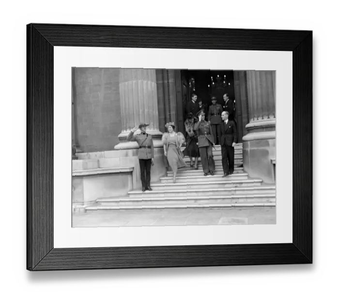 Framed Print : War, 1939. The King and Queen leaving after their visit to Canada House. 18 September Framed Print : War, 1939. The King and Queen leaving after their visit to Canada House. 18 September