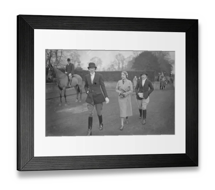 Framed Print : Meet of the Warwickshire hunt at Upton House Mrs Dunne ( Wife of the joint MFH ) Hon Nancy Pearson Framed Print : Meet of the Warwickshire hunt at Upton House Mrs Dunne ( Wife of the joint MFH ) Hon Nancy Pearson