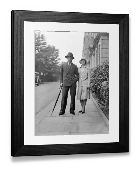Framed Print : Mr R W V Robins, the England and Middlesex cricketer, his fiancee, Miss Kathleen Knight
