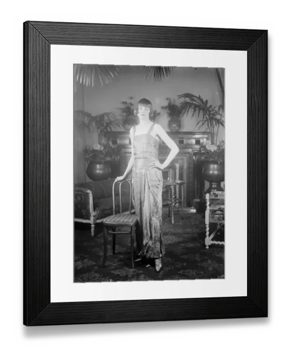 Framed Print : The Hunt the Slipper Ball at the savoy Miss Iris Tree 17 February 1920