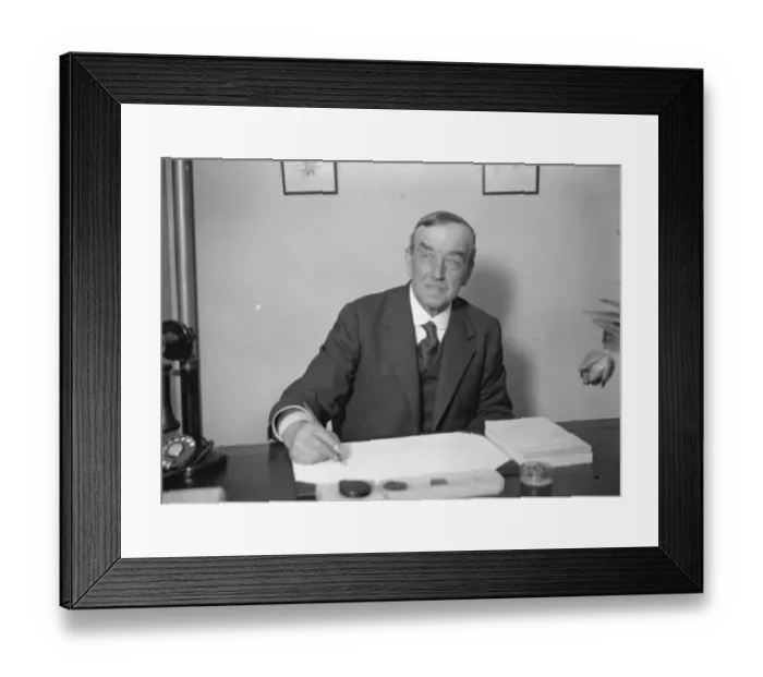 Framed Print : Mr Arthur Henderson, MP, the Socialist Party leader, pictured at Transport House