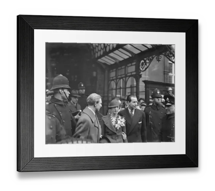 Framed Print : Wedding of Prince Sigvard of Sweden and Fraulein Erika Patzek, Daughter of a Berlin industrialist