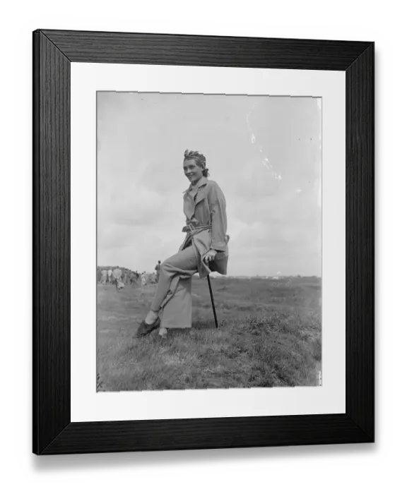 Framed Print : Original caption: Mrs Densmore Shute, wife of the American Ryder Cup player, wearing Framed Print : Original caption: Mrs Densmore Shute, wife of the American Ryder Cup player, wearing