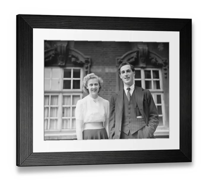 Framed Print : The Honourable Daphne Pearson poses with her fiance, Mr John Lakin. 9 August 1939