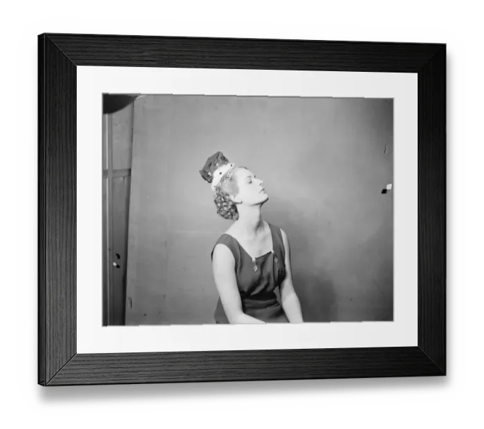 Framed Print : Peeresses coronation fears allayed. Coronet with new device cannot become disslodged