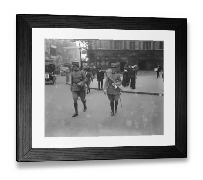 Framed Print : Lieutenant Marconi and Captain Bardeloni at Marconi House, The Strand, London