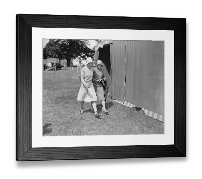 Framed Print : Goodwood week polo tournament at Cowdray Park. Hon Hon Angela Pearson ( right ) 1929 Framed Print : Goodwood week polo tournament at Cowdray Park. Hon Hon Angela Pearson ( right ) 1929