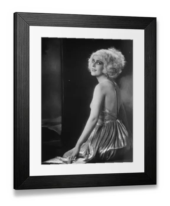 Framed Print : Vogue of the white wig. The Countess Ilona Karolevna, who is endeavouring to render
