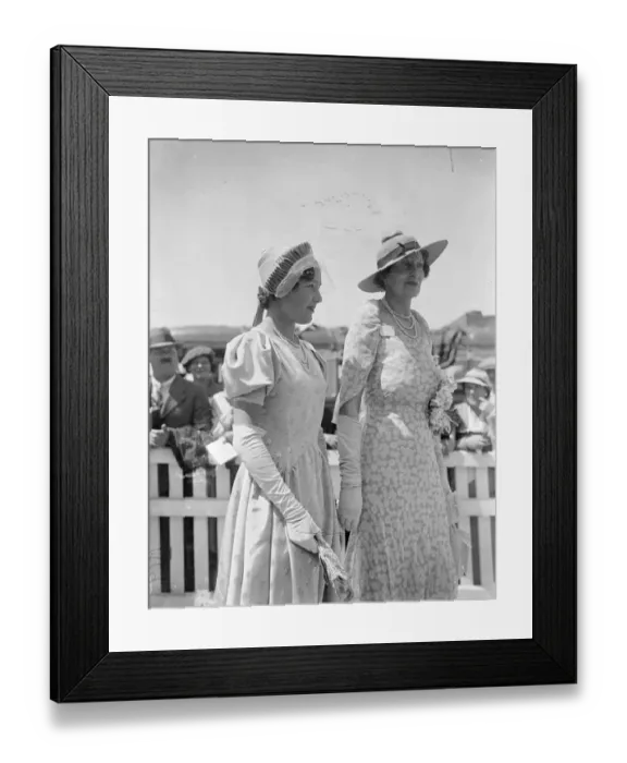 Framed Print : Musical hat fashion at Ascot. Ascot, on Royal Hunt Cup day, favoured with even Framed Print : Musical hat fashion at Ascot. Ascot, on Royal Hunt Cup day, favoured with even
