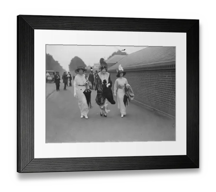Framed Print : Lady Magdalen Williams Bulkely and her daughters arriving at Royal Ascot Races