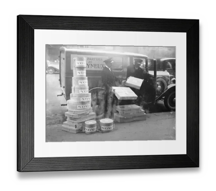 Framed Print : Princess Marinas wedding trousseau leaves the fashion house of Molyneux in Paris Framed Print : Princess Marinas wedding trousseau leaves the fashion house of Molyneux in Paris