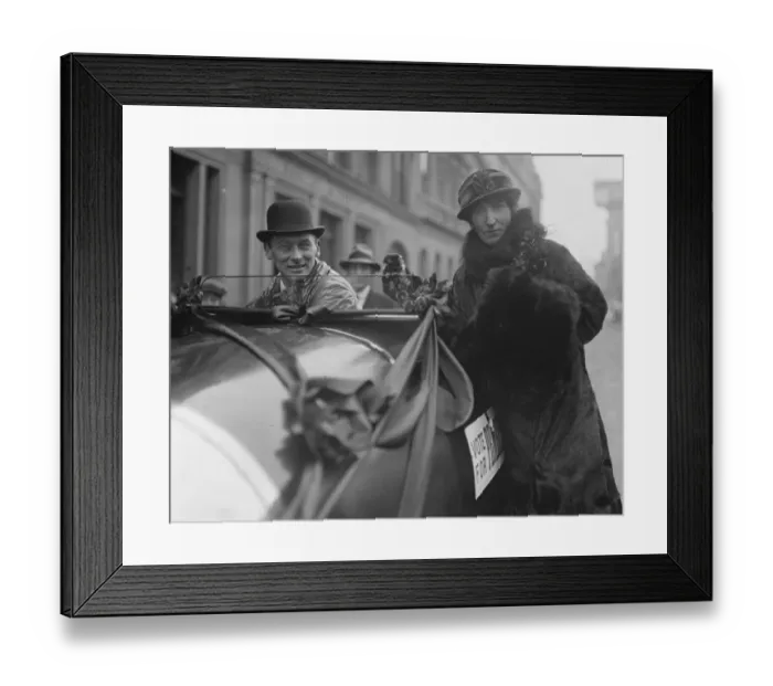 Framed Print : East Herts election Mr and Mrs Pemberton Billing with their mascot, a tiny masscot