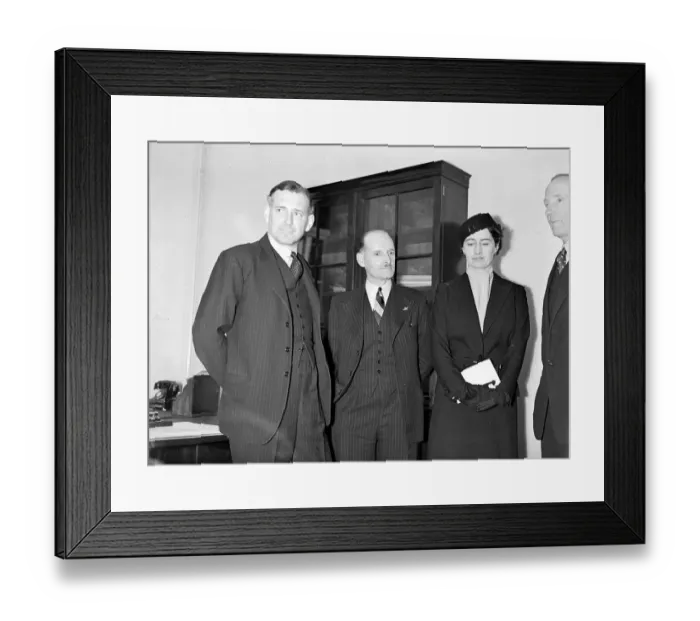 Framed Print : 1st meeting of the newly appointed commissioners of the Civil Air Guard at Aerial House, Kingsway Framed Print : 1st meeting of the newly appointed commissioners of the Civil Air Guard at Aerial House, Kingsway