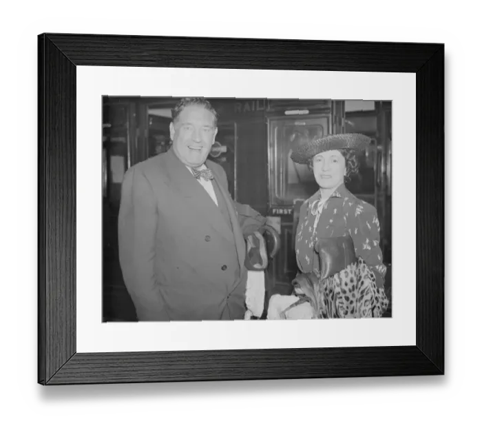 Framed Print : At Waterloo Count and Countess John McCormack 29 March 1938 Framed Print : At Waterloo Count and Countess John McCormack 29 March 1938