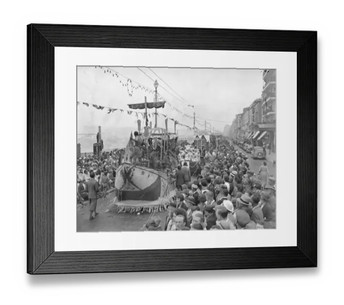 Framed Print : Hastings carnival 1 September 1937 Framed Print : Hastings carnival 1 September 1937