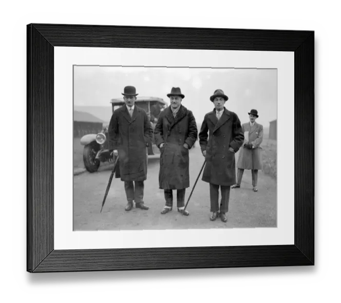 Framed Print : Air chiefs at Cardington Aerodrome. Air Marshal Sir John Salmond, Sir Samuel Hoare