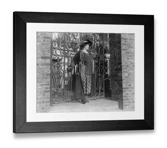 Framed Print : Miss Winifred Graham ( Mrs Theodore Cory ) at the residence Old Place Hampton Framed Print : Miss Winifred Graham ( Mrs Theodore Cory ) at the residence Old Place Hampton