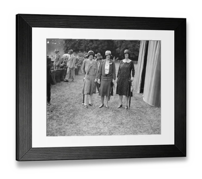 Framed Print : Goodwood week polo tournament at Cowdray Park. Left to right Lady Cowdray Framed Print : Goodwood week polo tournament at Cowdray Park. Left to right Lady Cowdray