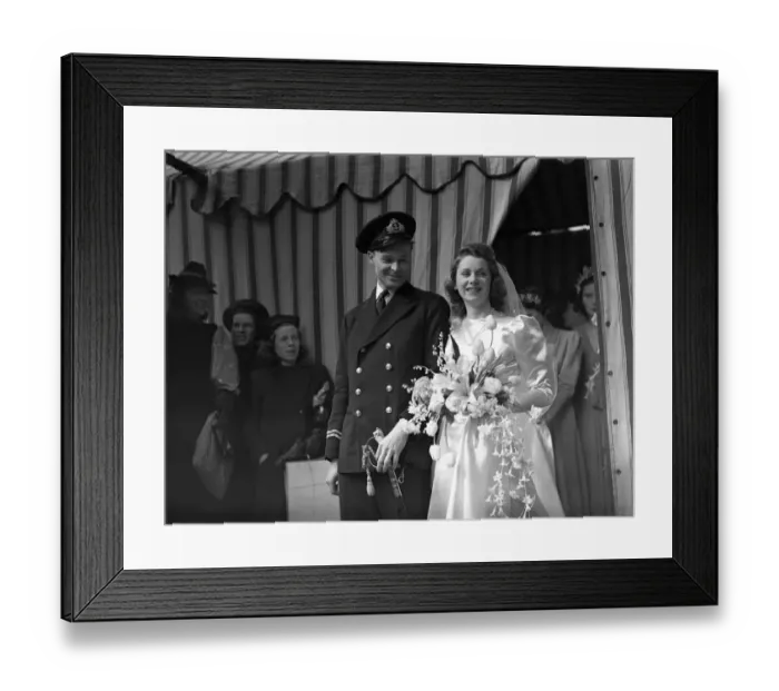 Framed Print : Wedding of Lieutenant D Shankland, RN, and Miss A Akers Douglas at St Georges Church Framed Print : Wedding of Lieutenant D Shankland, RN, and Miss A Akers Douglas at St Georges Church