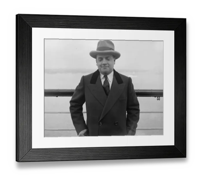 Framed Print : Arrivals on the Leviathan at Southampton Mr Vincent Lopez 7 May 1925 Framed Print : Arrivals on the Leviathan at Southampton Mr Vincent Lopez 7 May 1925
