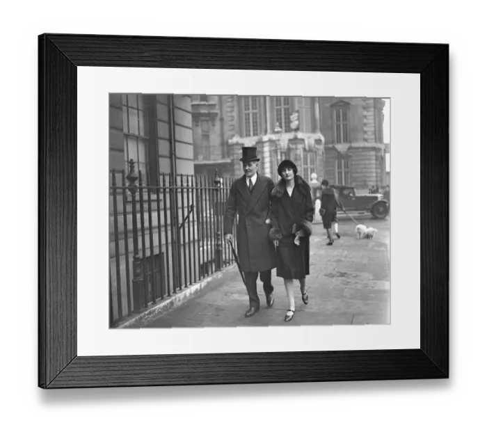 Framed Print : Guests arriving for the Roper Curzon, Whitaker wedding. Mr Milnes Gaskell Framed Print : Guests arriving for the Roper Curzon, Whitaker wedding. Mr Milnes Gaskell