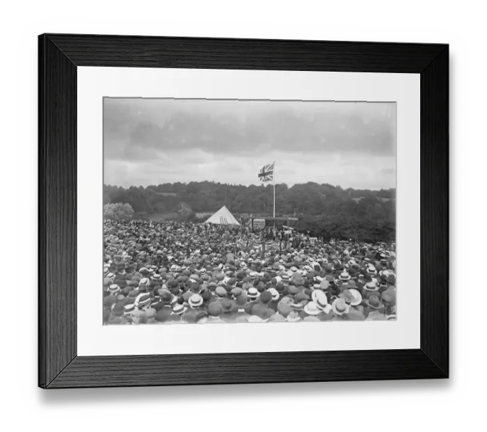 Framed Print : The crowd at Drumbeg