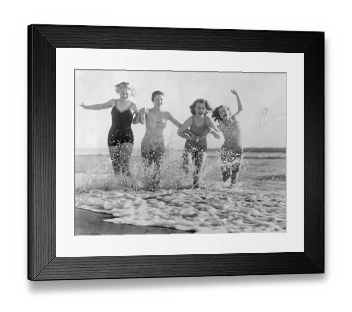 Framed Print : They got a kick out of the sea. Photo shows: Four of Hollywoods film actresses Framed Print : They got a kick out of the sea. Photo shows: Four of Hollywoods film actresses