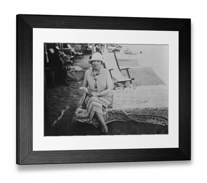 Framed Print : Society at Lido, Venice. Lady Cunard on the famous sands. 7 September 1925 Framed Print : Society at Lido, Venice. Lady Cunard on the famous sands. 7 September 1925