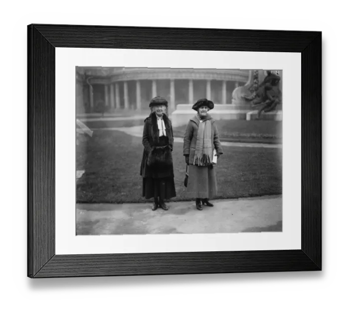 Framed Print : First meeting of Irish Free State Senate in Dublin. Mrs Stopford Green and Mrs