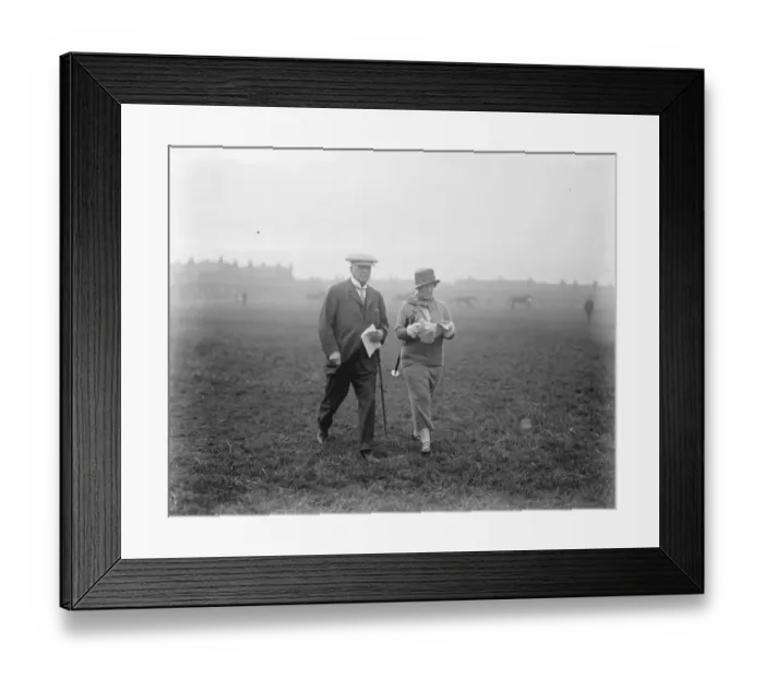 Framed Print : Society at the Doncaster Yearling Sales Mr R Marsh, the kings trainer with Mrs Framed Print : Society at the Doncaster Yearling Sales Mr R Marsh, the kings trainer with Mrs