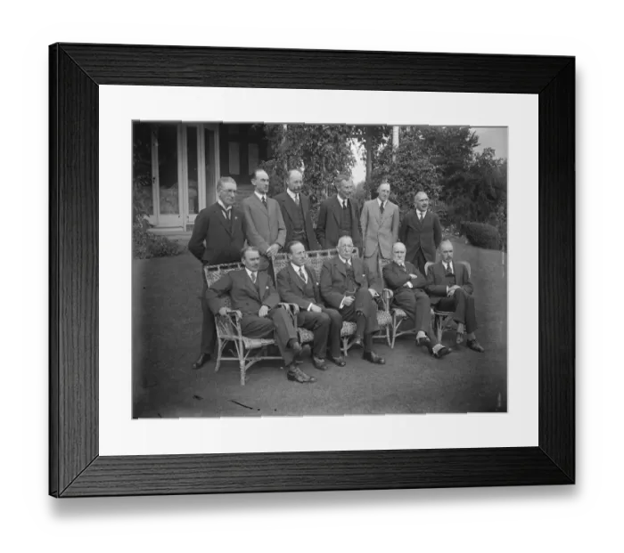 Framed Print : Ulster cabinet meet at Cleeve Court, Streatley on Thames. A group after lunch